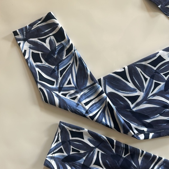 Sage Collective Blue and White Activewear Set - Picture 8 of 11